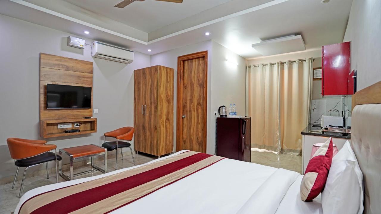 The Palm Suites - Medicity Gurgaon Extérieur photo